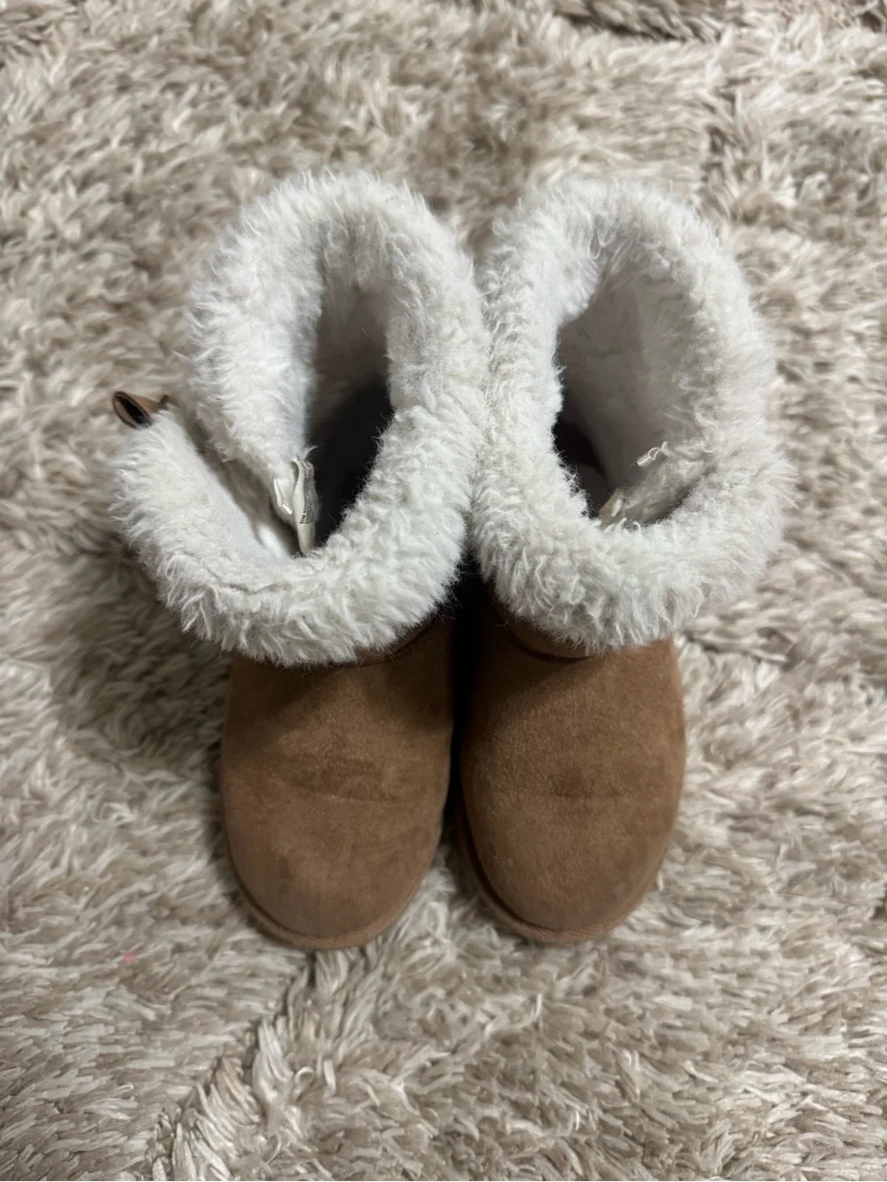 Juicy Couture girls Tan Faux-Suede Boots size 11c